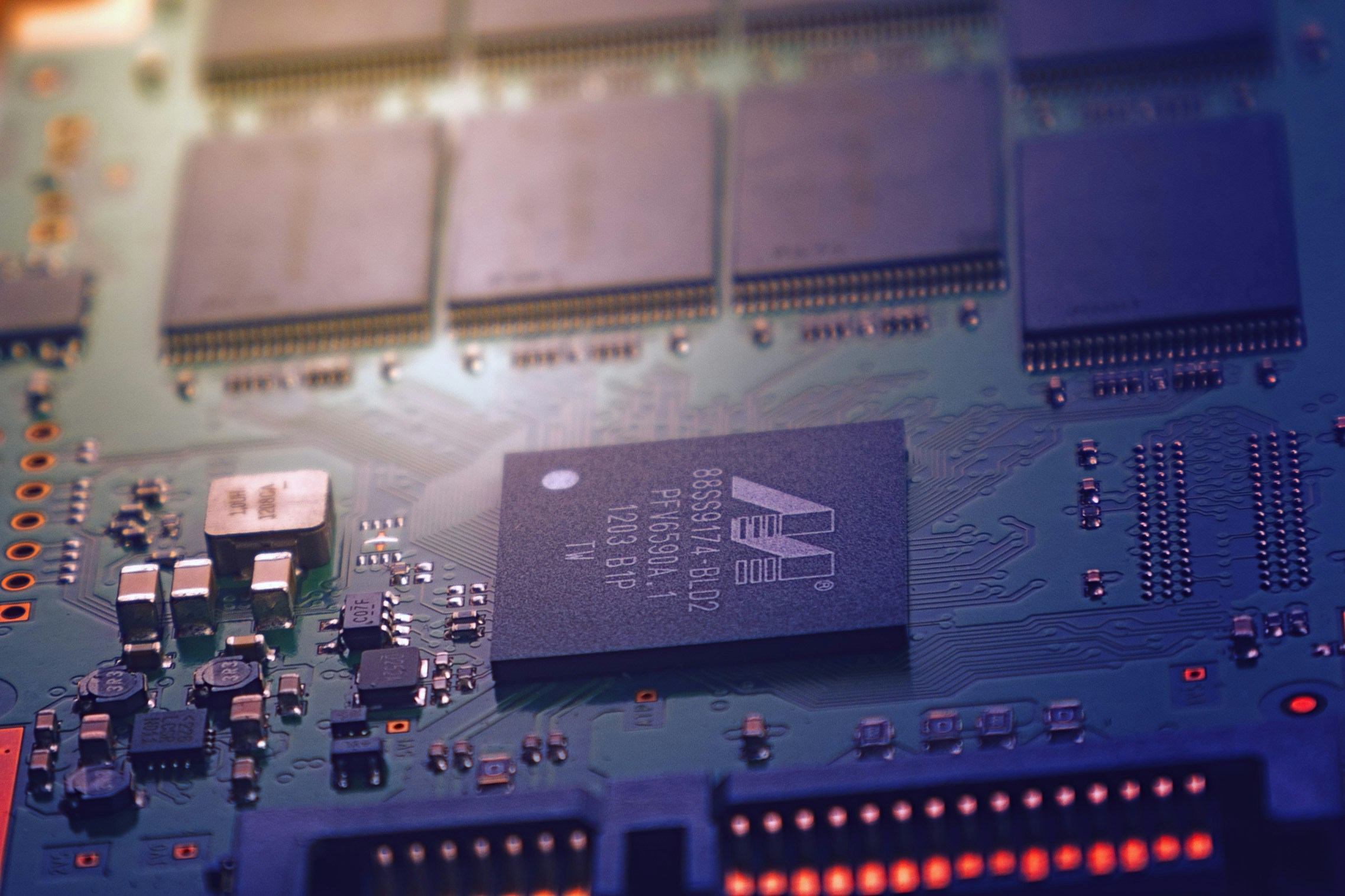 Inside the Semiconductor Revolution